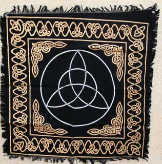 Triquetra altar or tarot cloth